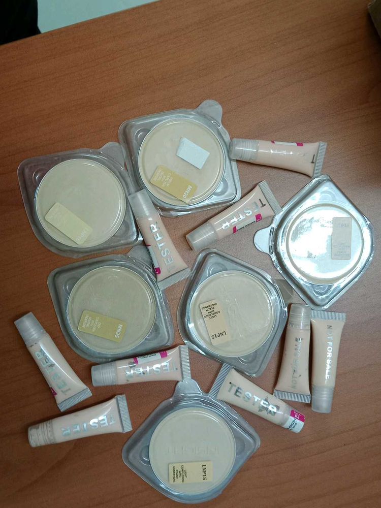 Foundation And Compact Powder Of Insight Company