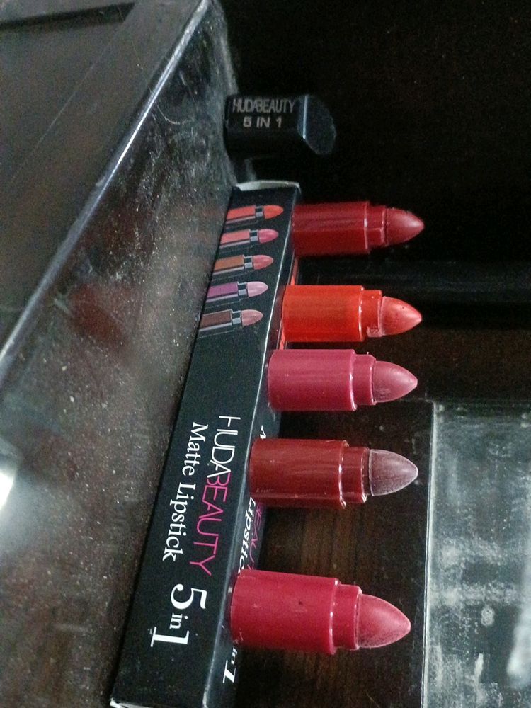 Huda Beauty 5 In 1 Red Edition