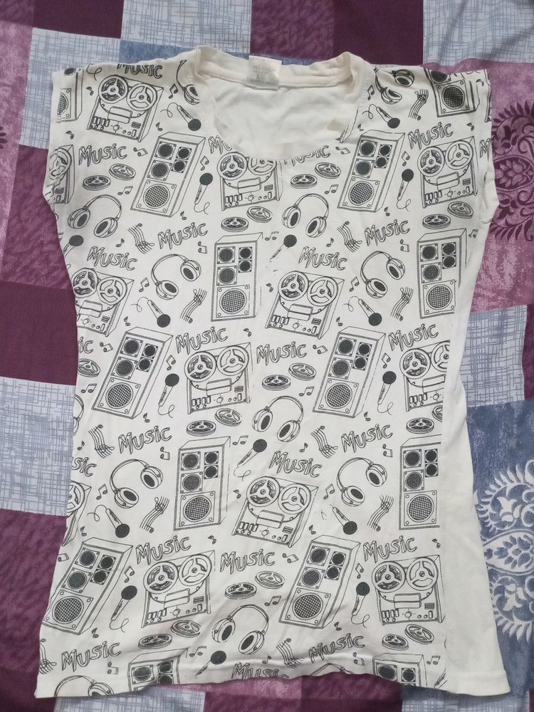 Printed Sleeveless White Tshirt