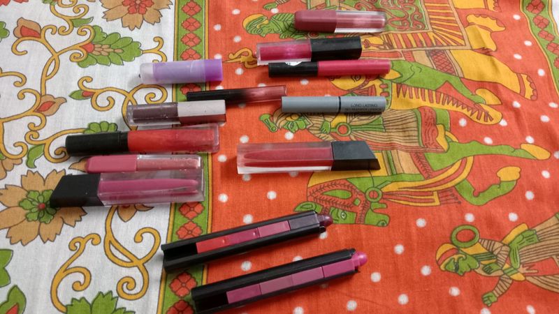 13 Lipstick Combo Only In 250...