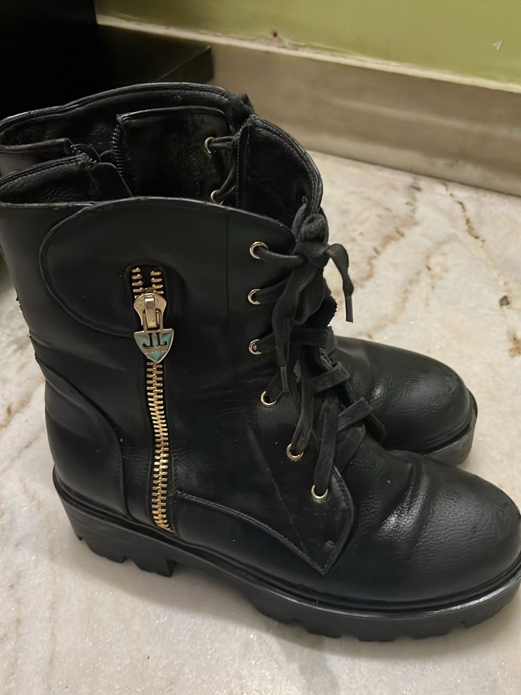 Women Black Lace Up Boots