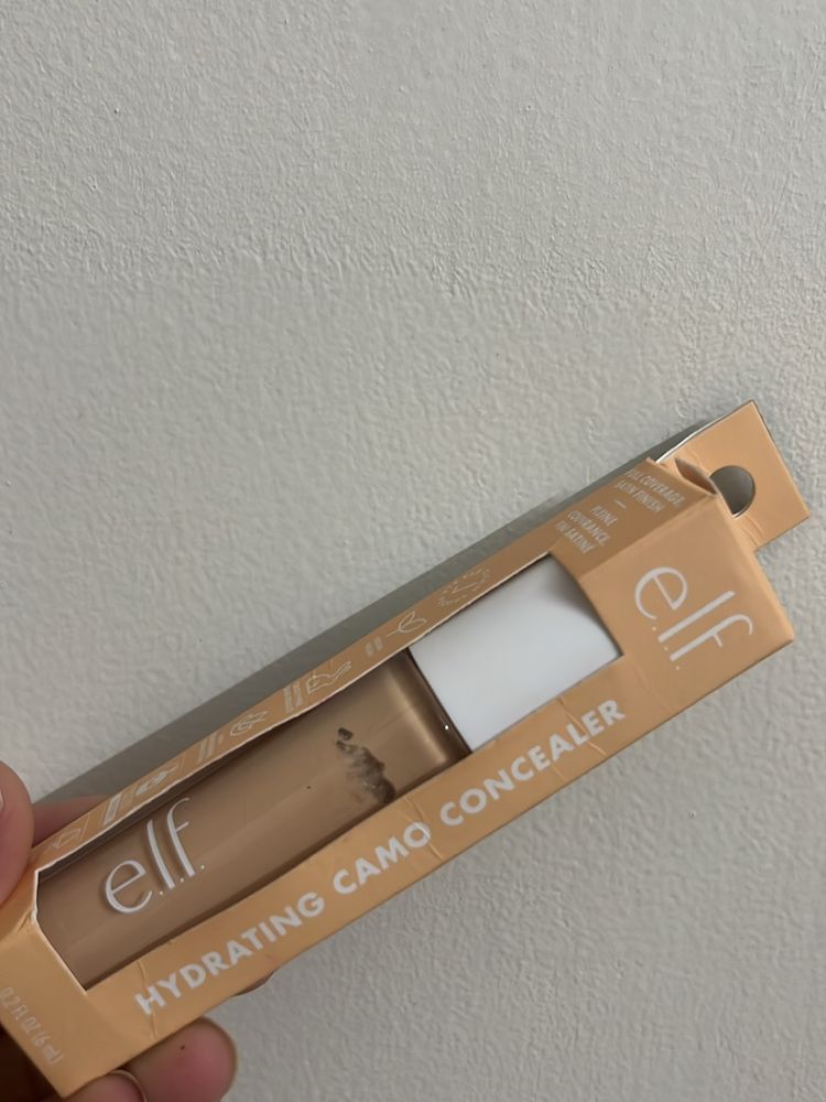 e.l.f. Cosmetic Concealer Shade- Light Sand