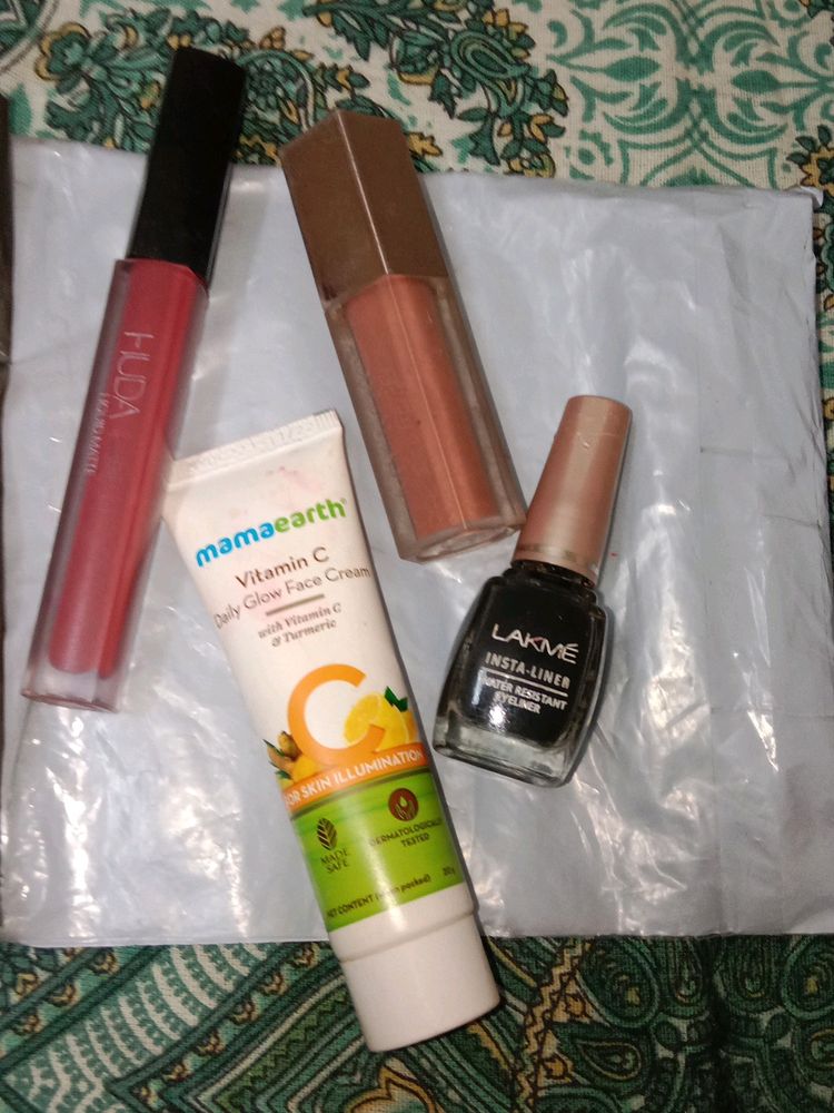 Lipsticks , Face Illuminating Cream And Eyeliner