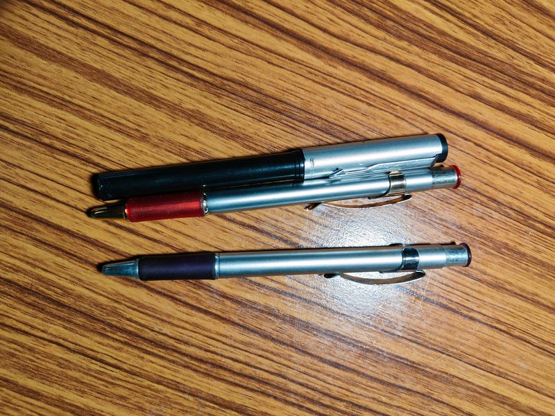 All Expensive Pen In Cheap Price