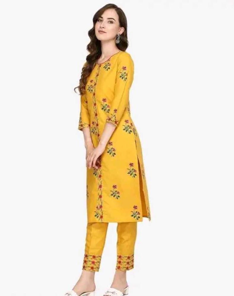 Women Kurta Set With Embroidery Work