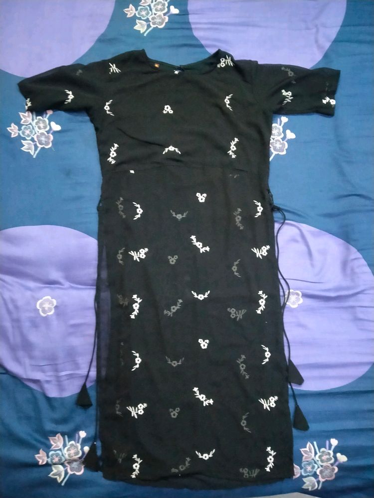 Very Beautiful Black Nayra Cut Kurti