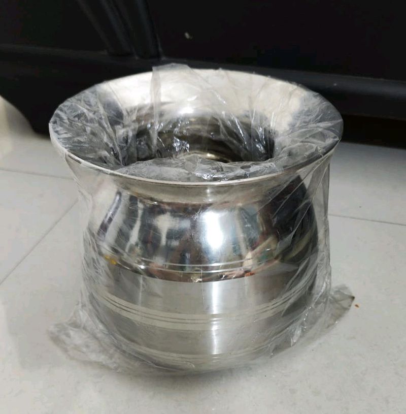 Stainless Steel Vessel & Plastic Container