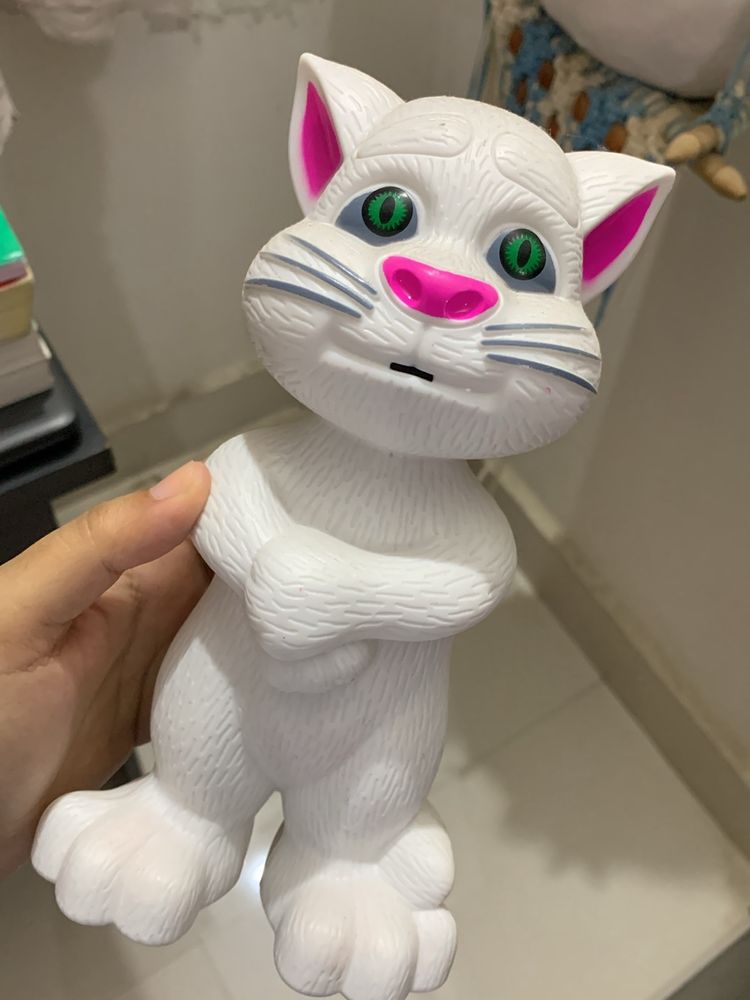 Talking Angela -talking Robot Cat