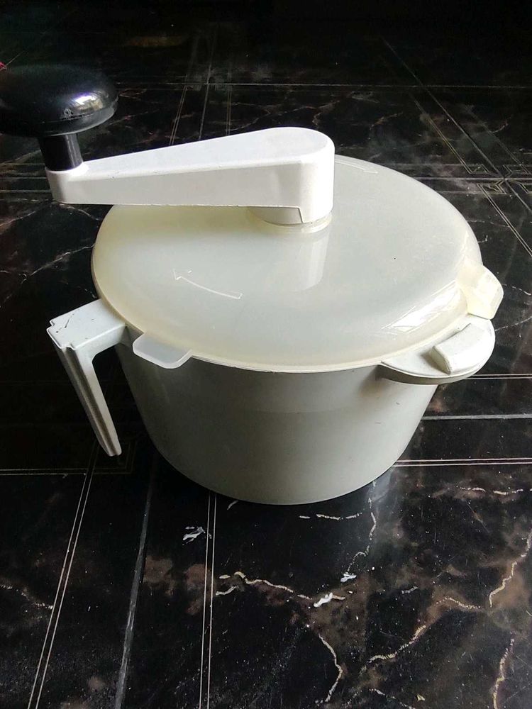 Manual Chapati Dough Maker