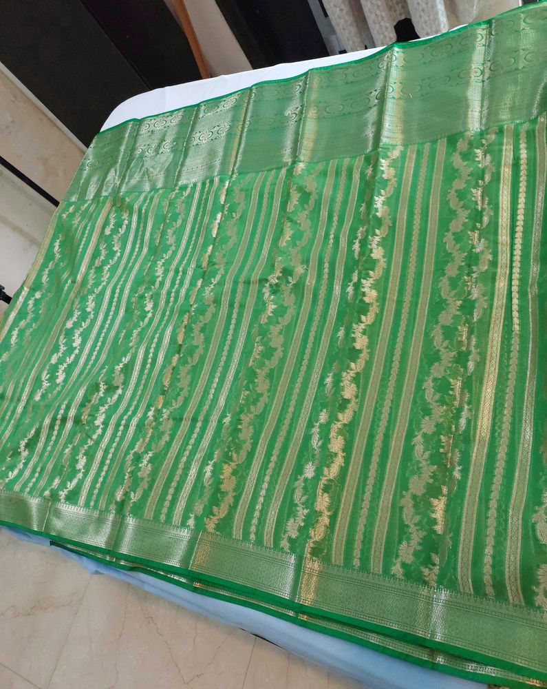 Banarasi Pure Organza Silk Saree 🌼