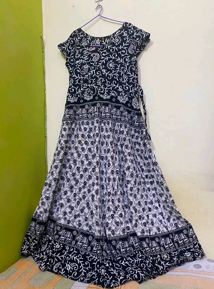 Black Cotton Gown Kurtiprice 500 Rs