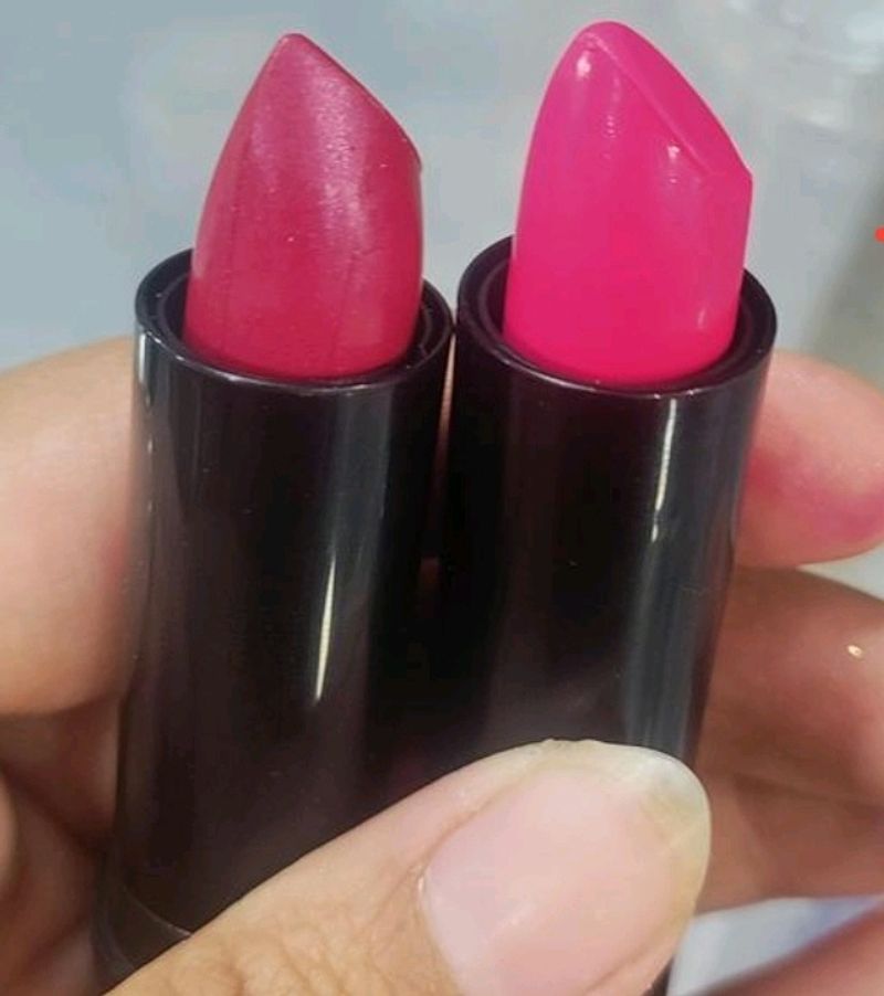 Oriflame  Lipsticks & Moral Lipstick