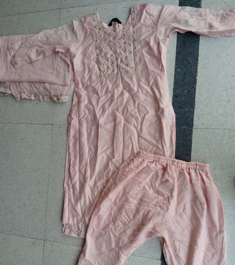 Women Beautiful Kurta Set