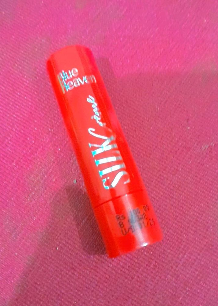 Blue Heaven Slik Creme Rich Red Color Lipstick