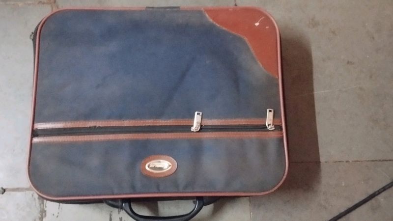 Vintage Traveling Bag Suit Case Laugage Ba