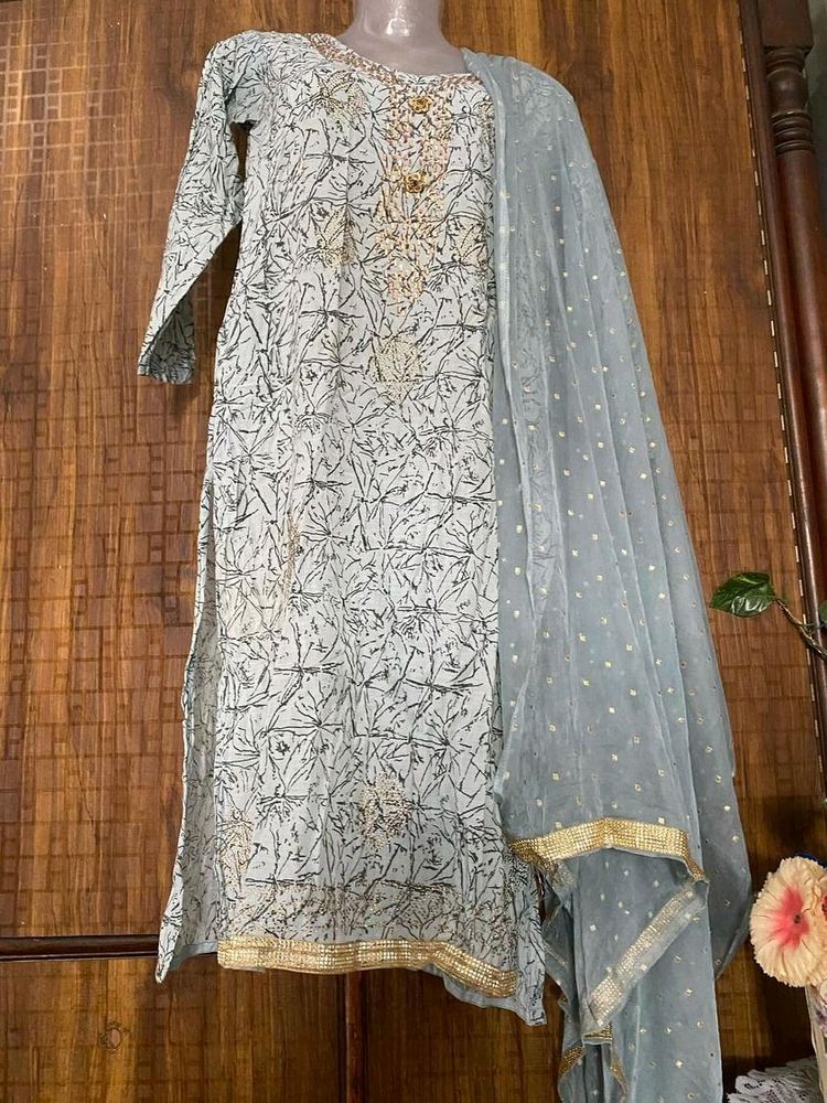 Grey Kurta With Dupatta