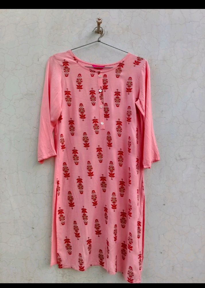 Women Pink Kurta With 3/4 Sleeves