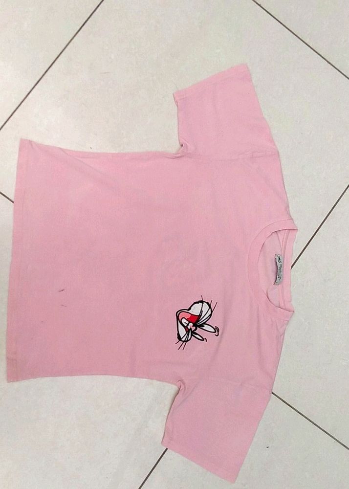 This T-shirt today trends . Size M colour peach