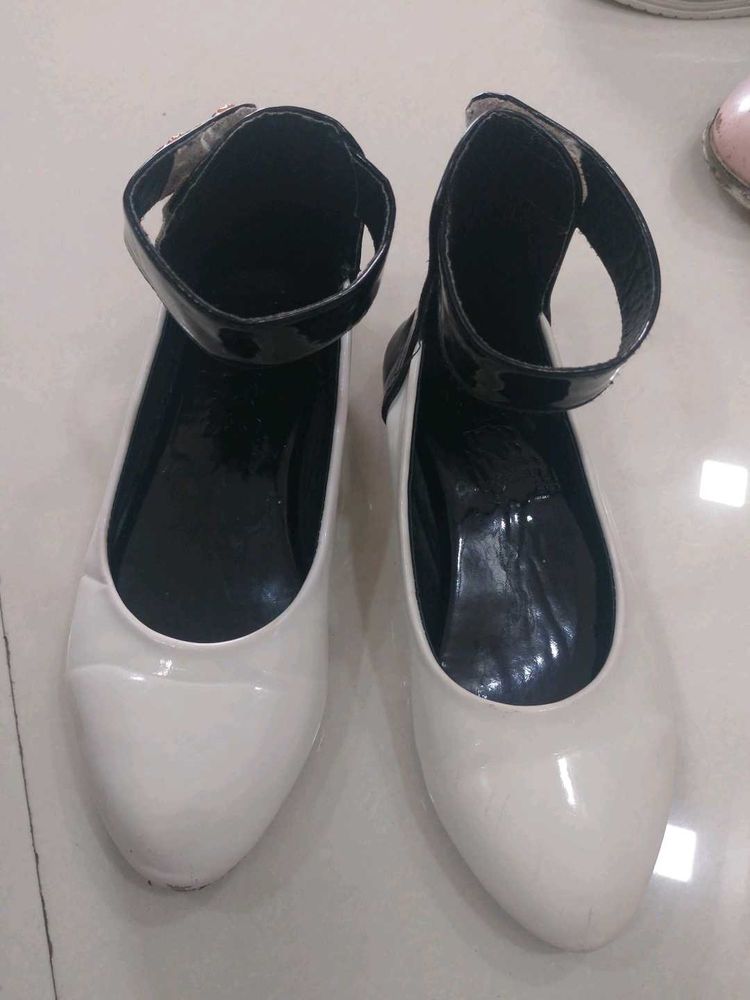 White And Black Girls Shoes