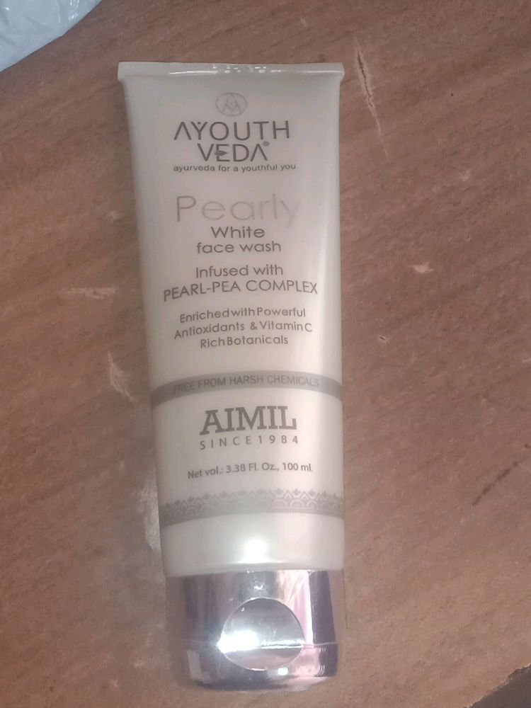 Ayouthveda Pearl Brightening Face Wash