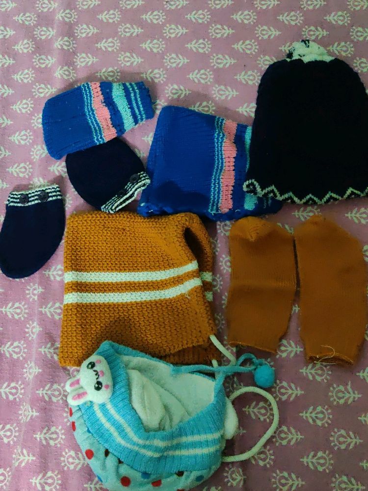 Woolen Head Caps And Mittens