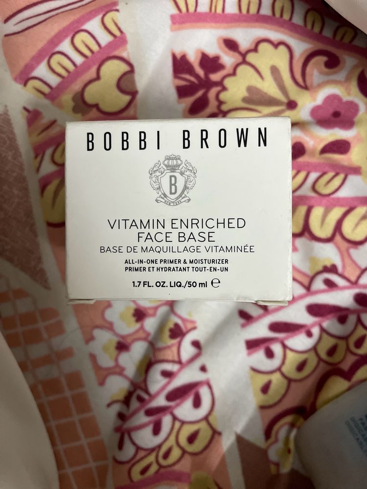 Bobbi brown Vitamin Enriched face Base