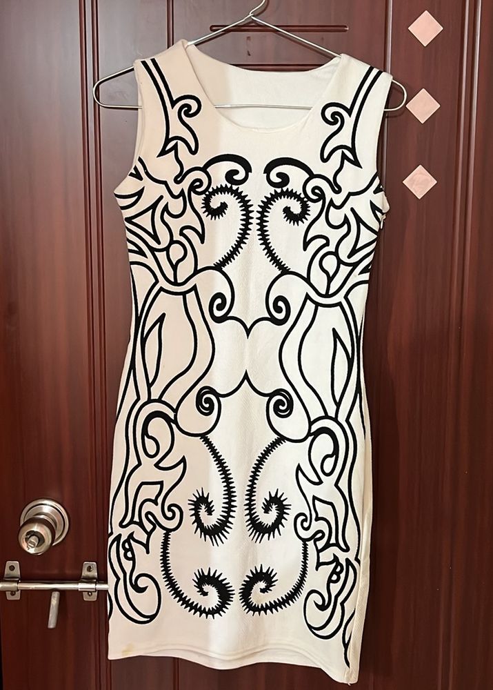 Stunning white body con dress