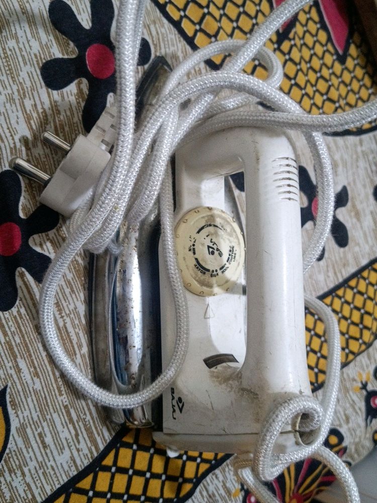 Bajaj Dry Iron