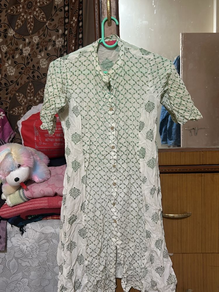 White And Green Women Kurti