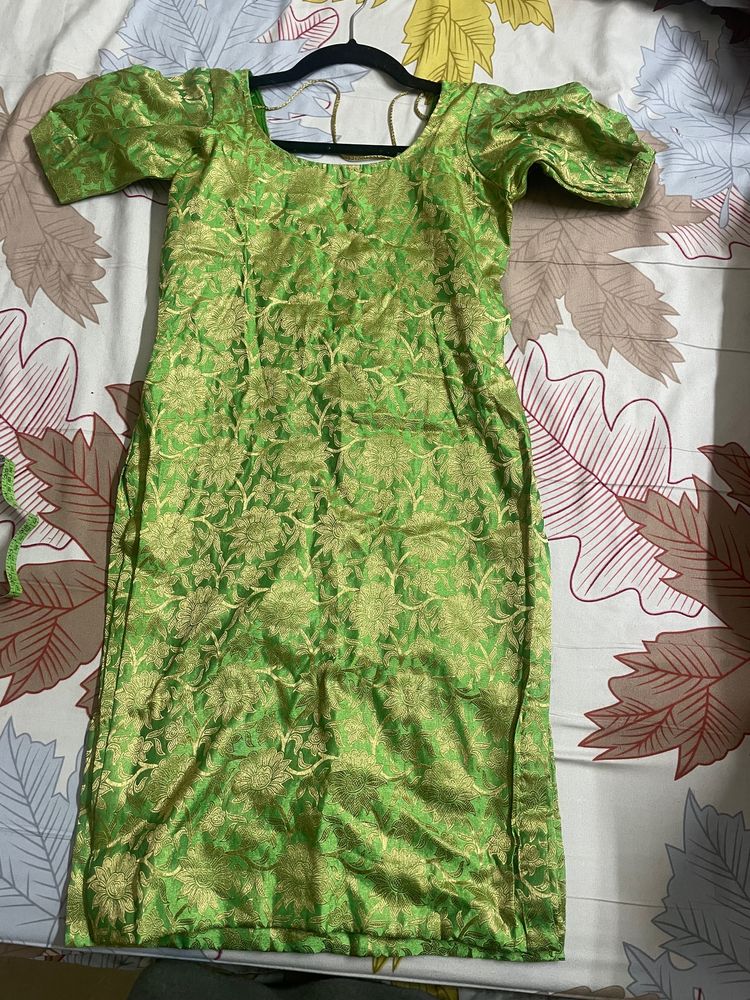 Ethnic Green Color Straight Kurta With  Latkans