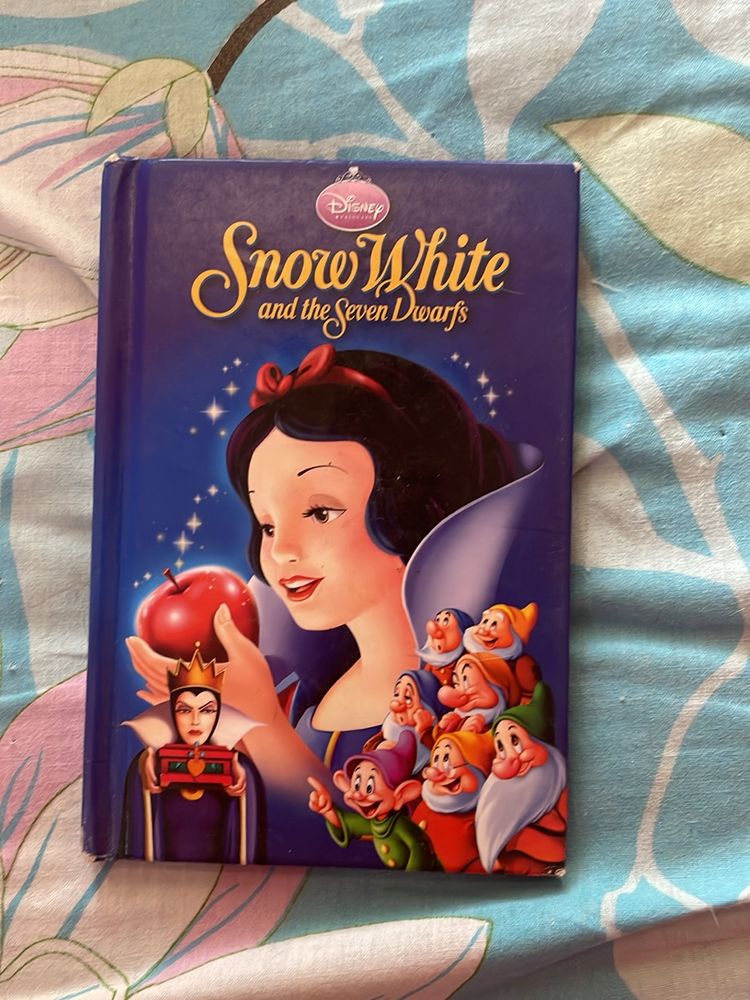 Snow White And Seven Dwarfs Board Book