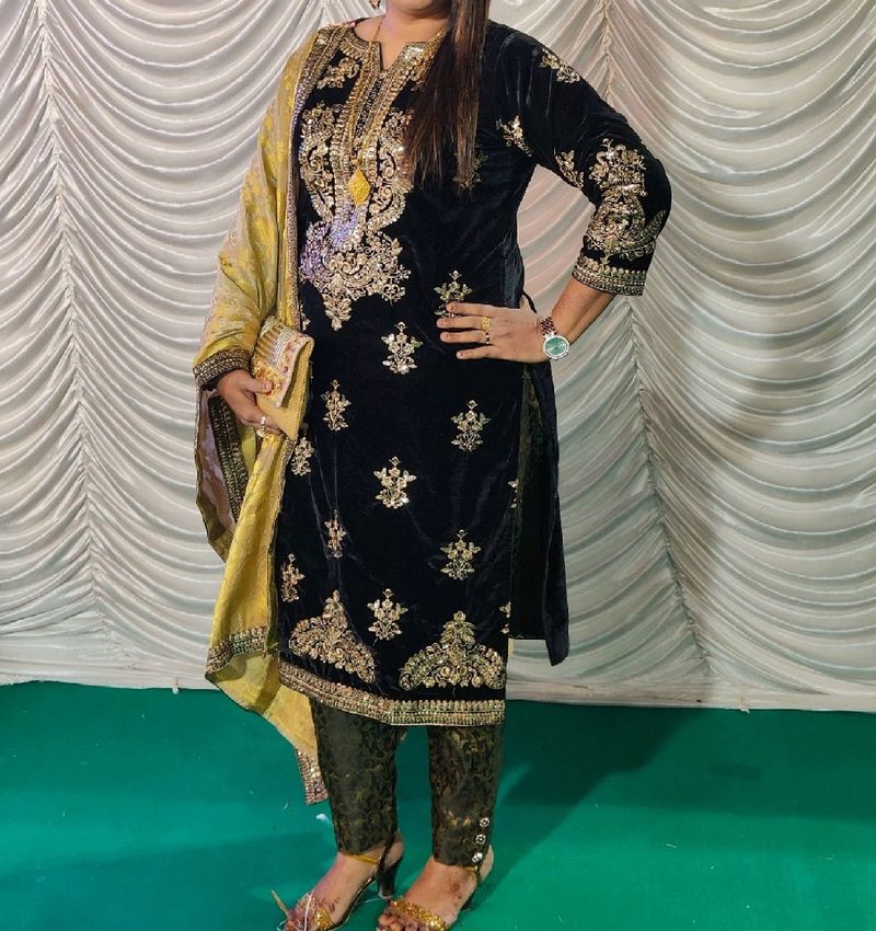 Pakistani Suit With Pant And Duppata