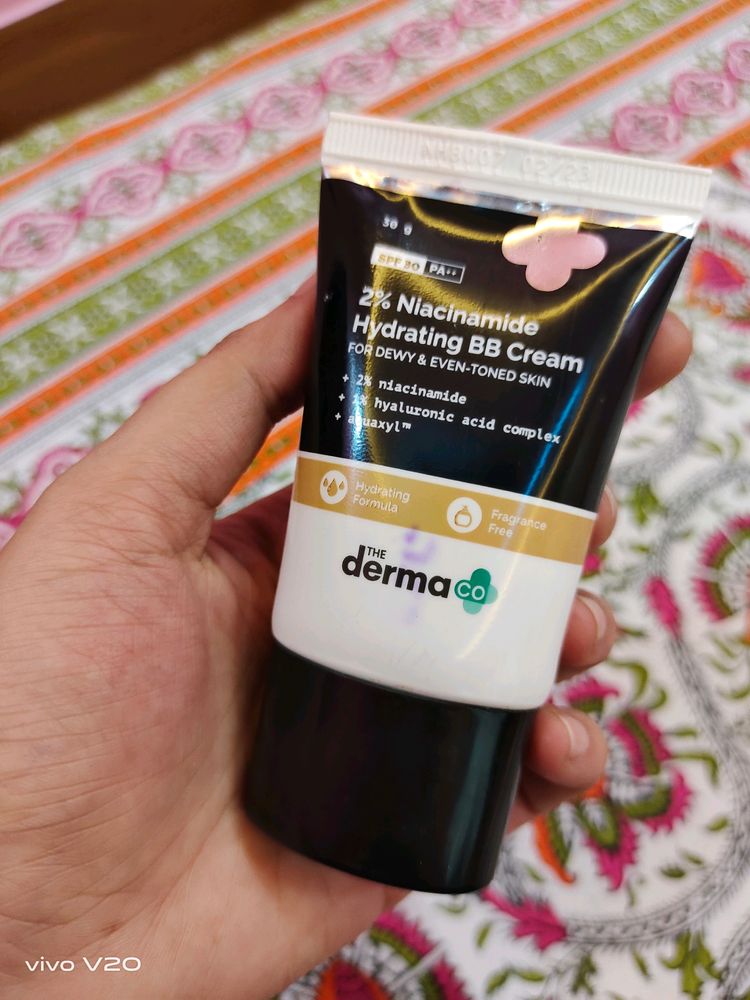 Derma Co Hydrating Bb Cream