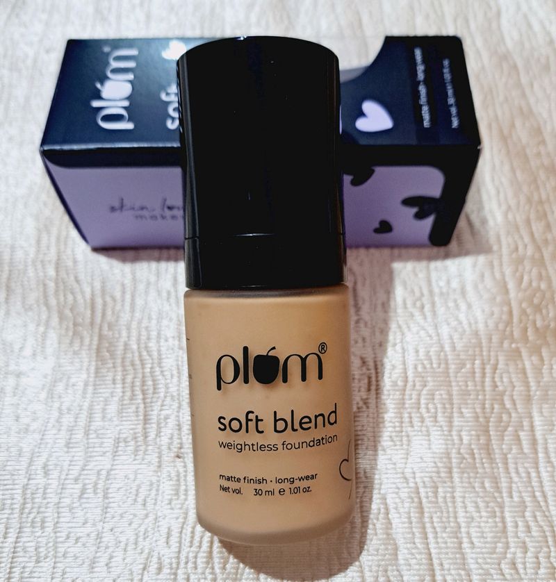 Plum Foundation IN Just 350rs