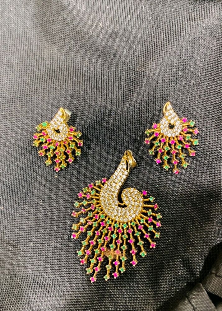 Trendy Pendent Set With Earrings