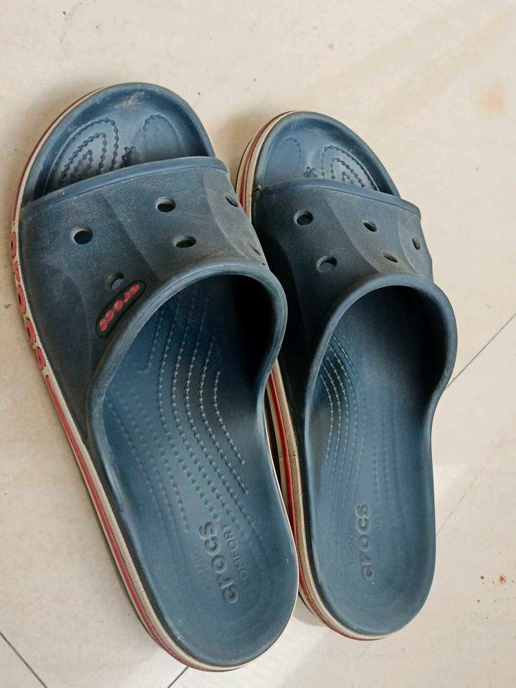 Crocs Sliders Og- Price Fixed Pls Understand