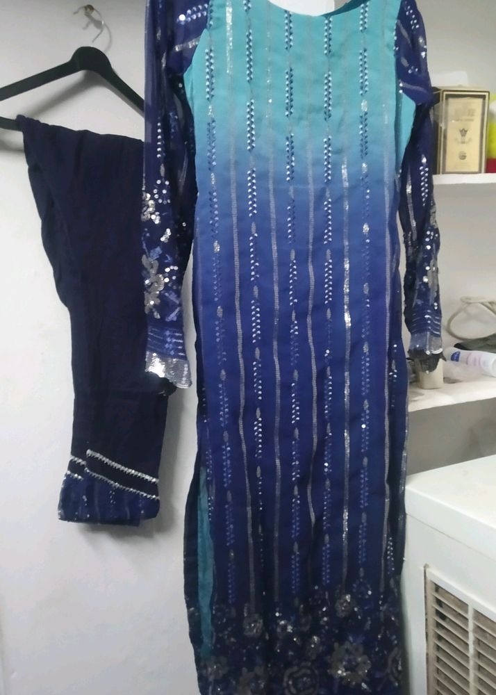 Pakistani 💙 Kurti Set