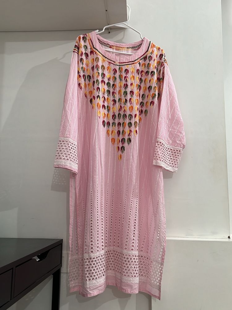 baby pink embroidered hakoba kurti