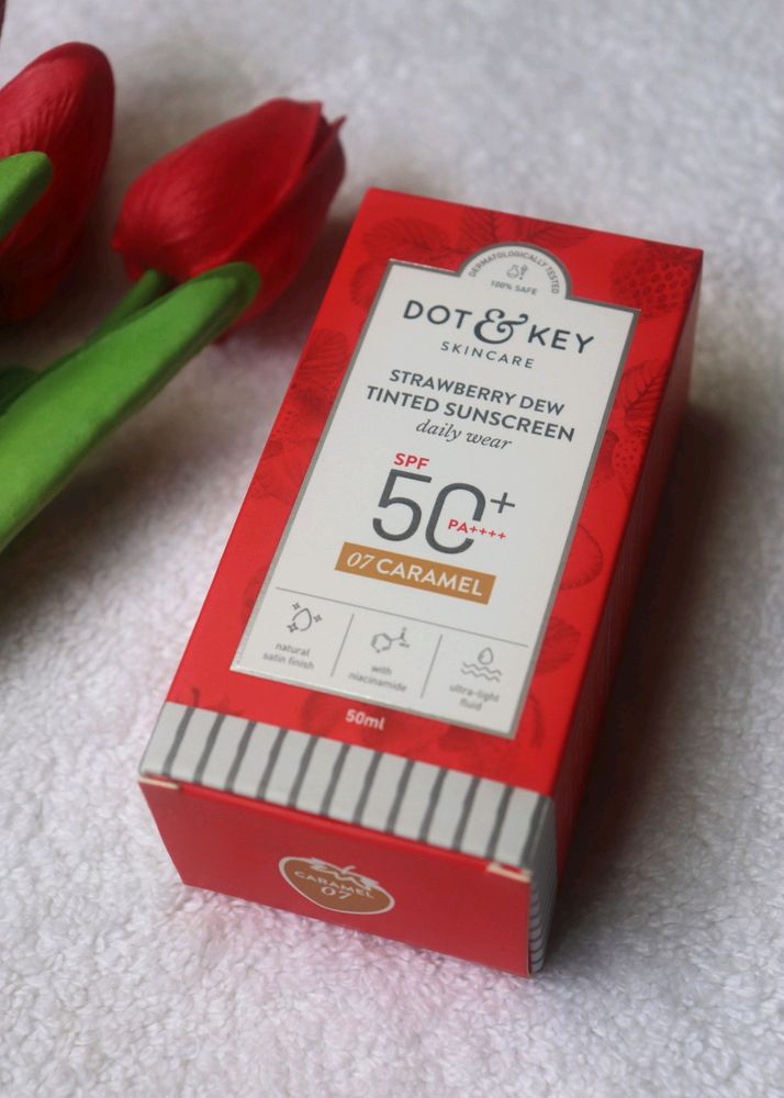 Dot & Key Strawberry Dewy Tinted Sunscreen