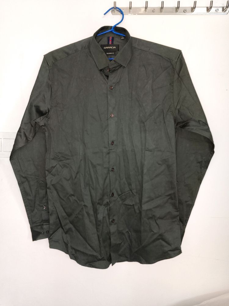 Original Garacia Tailored Fit Shirt In Size L