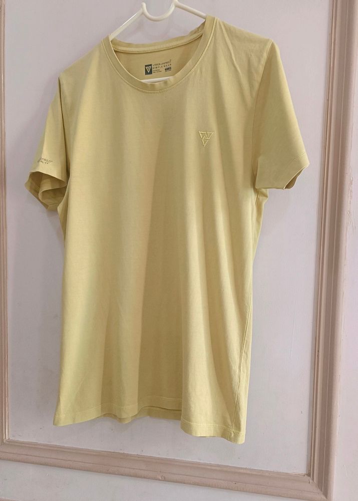 Lemon Colour T-shirt In Good Condition