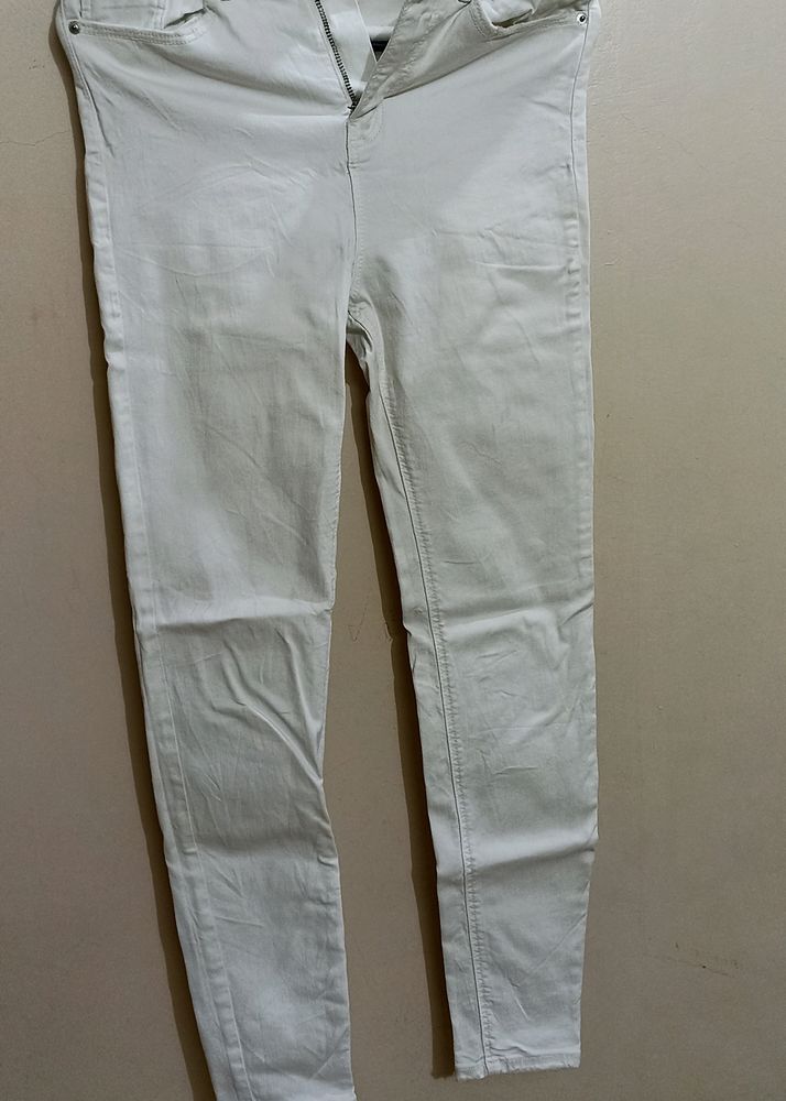 Trendy White New Jeans