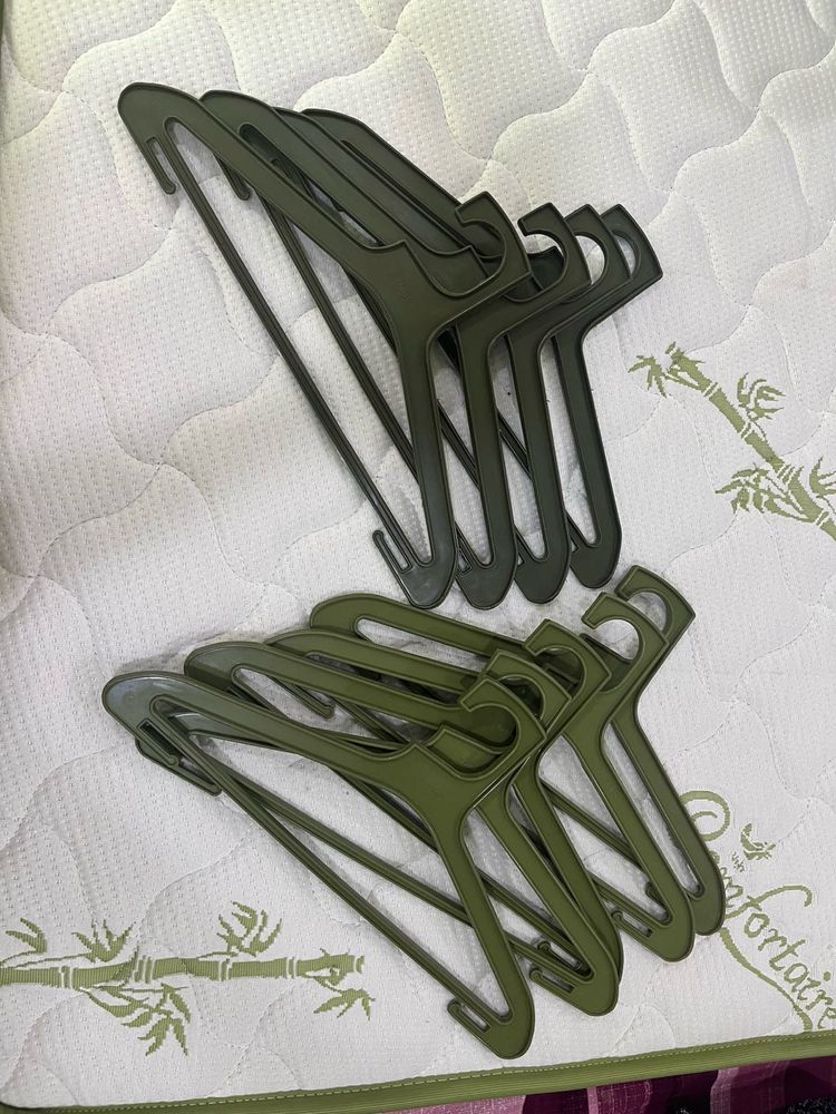 Clothe Hangers - 9 Count