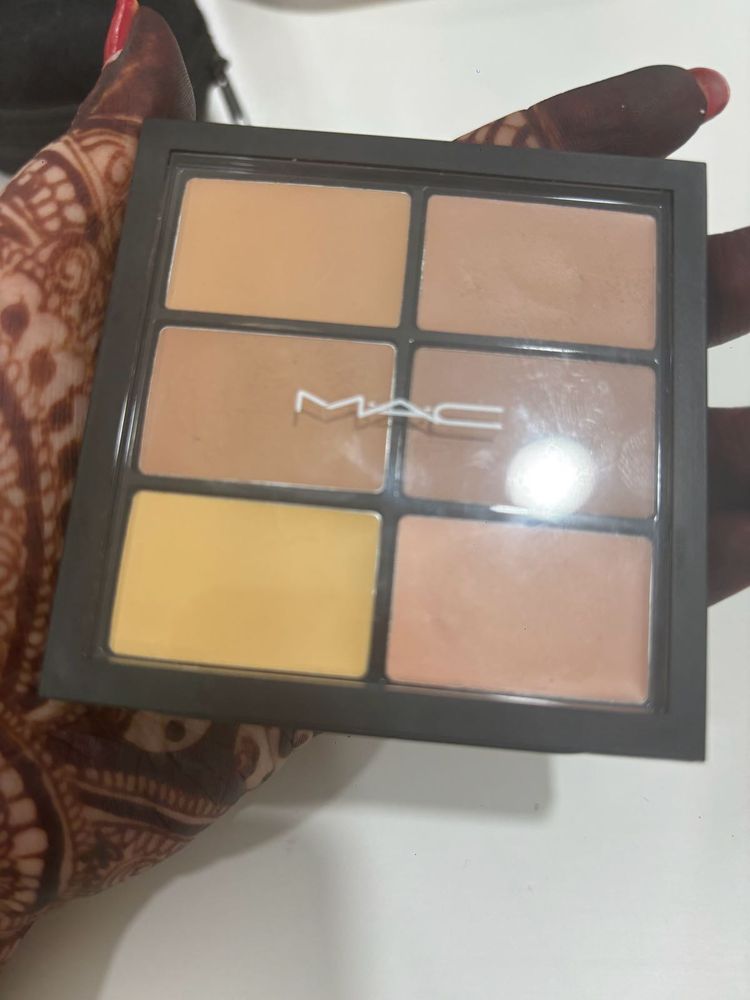 MAC Conceal & Colour Pallet - Medium