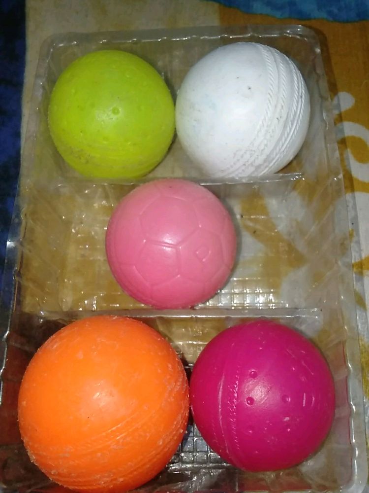 Pack Of 5 Plastic Balls