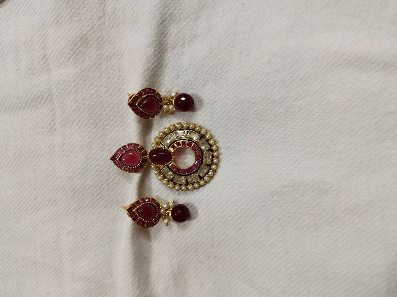 Kundan Pendant And Earings