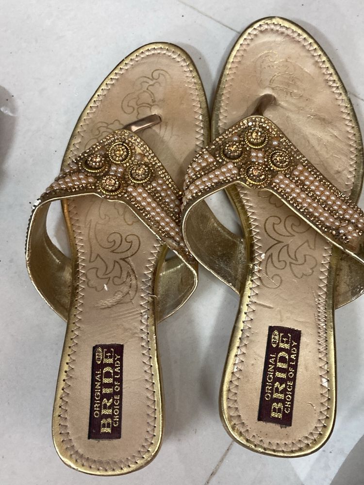 Party Wear Slipper For Grabs