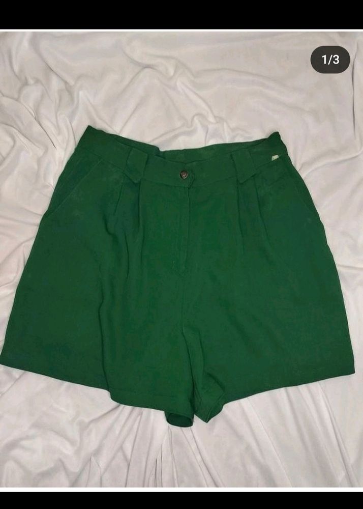 Bright Green Bermuda Shorts😍💚