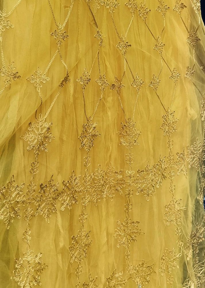 Beautiful Thread And Mirror Work Gown💛