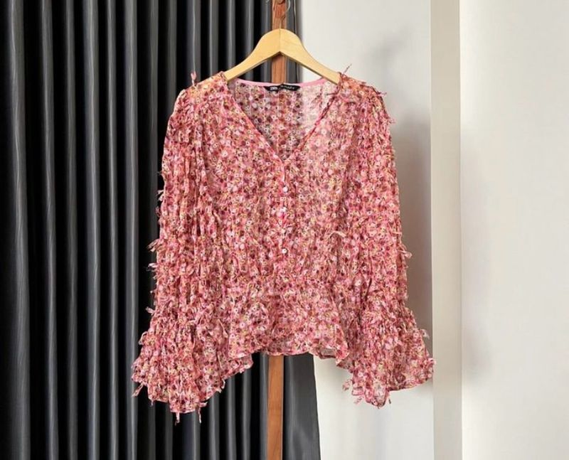 Zara. Contrasting Floral Top